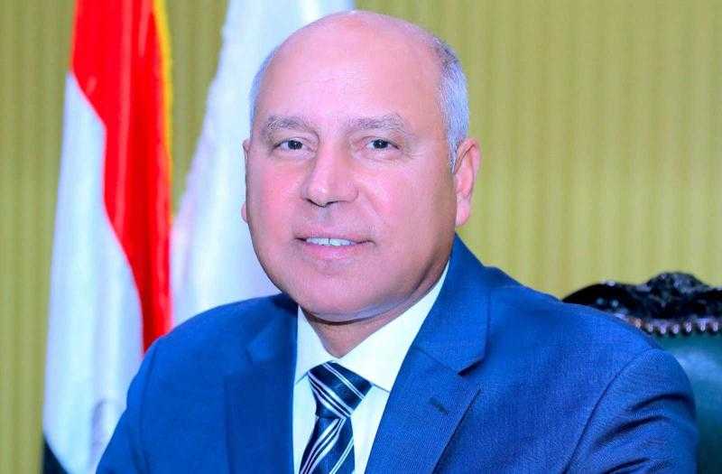 «بيمشي زي المرسيدس بالظبط».. وزير النقل يكشف أبرز مميزات قطارات تالجو.. «فيديو»