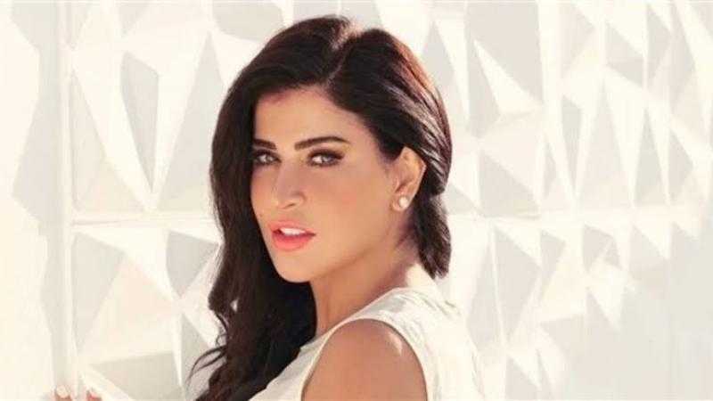 جومانا مراد تستقبل العزاء في والدها.. اليوم