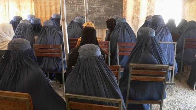 هيئة كبار العلماء: لا يجوز في الإسلام منع المرأة من التعلم