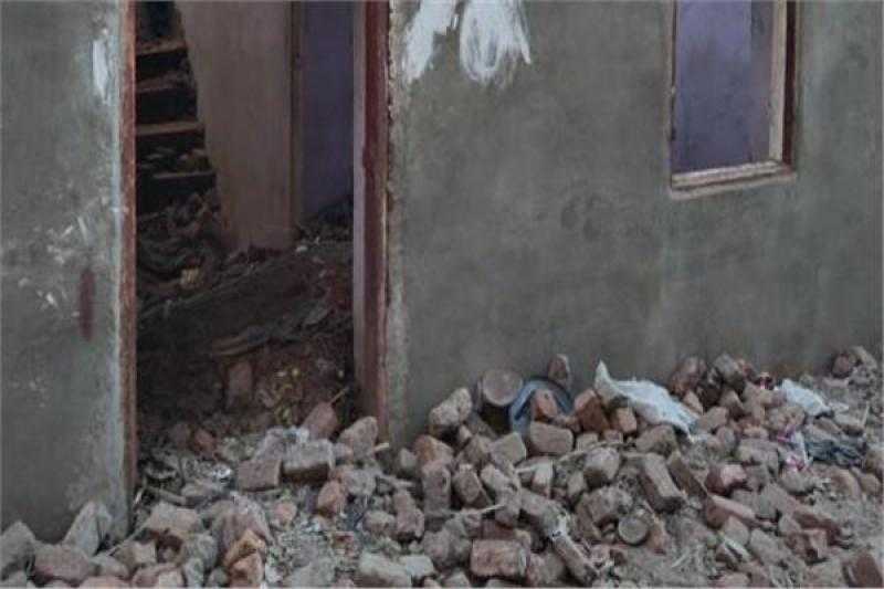 انهيار جزء من منزل قديم في المنيا