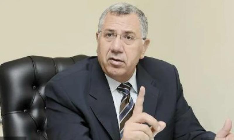 أول تعليق من وزير الزراعة على استخدام المبيدات المحظورة.. فيديو