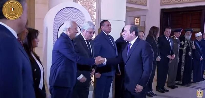 لحظة وصول السيسي مركز المنارة للمشاركة باحتفالية قادرون باختلاف.. «فيديو»