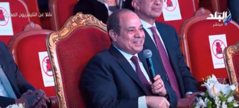 السيسي لطفلة إماراتية من ذوي الهمم: «بنحبكم كتير».. فيديو