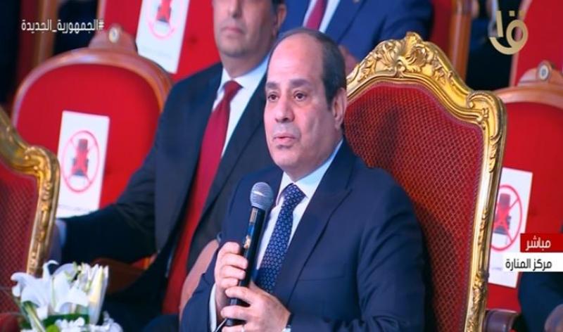 السيسي لأحد أبطال قادرون باختلاف: «كنت ببكي على حال مصر يابني».. فيديو