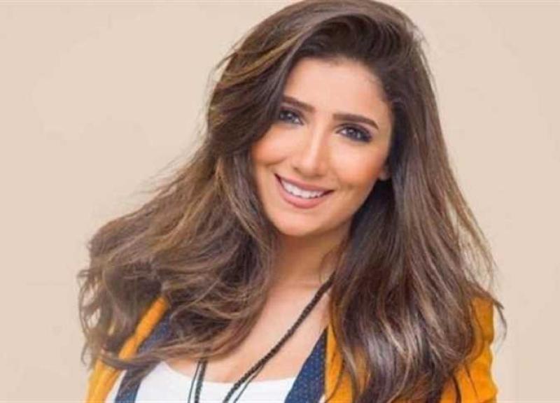 إطلالة أنيقة من دبي.. مي عمر تُشارك أحدث صورها على ”إنستجرام”