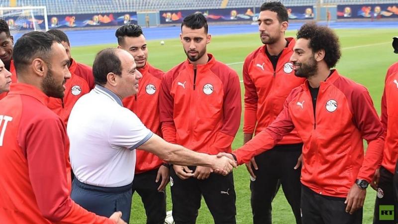 السيسي ولاعبي المنتخب