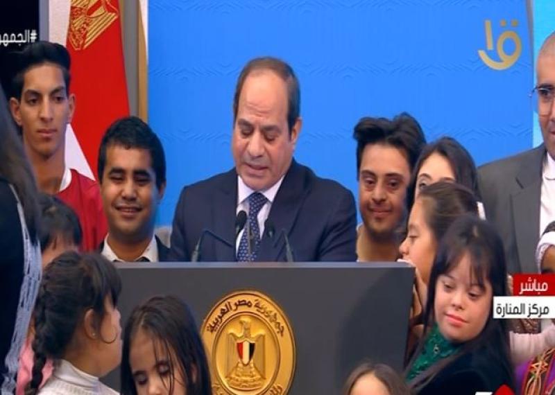 بقيمة مليار جنيه.. السيسي يوجه بتقديم هذا الدعم لصندوق ذوي الهمم «فيديو»