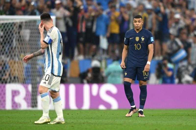 مبابي يكشف كواليس حديثة مع ميسي عقب خسارة كأس العالم