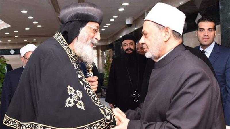 برلماني يشيد بتهنئة شيخ الأزهر للبابا تواضروس بعيد الميلاد