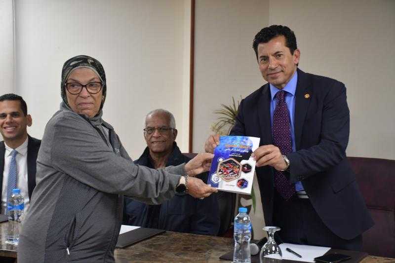 وزير الرياضة يفتتح برنامج صقل قدرات المعد  النفسي للمشروع القومي للموهبة