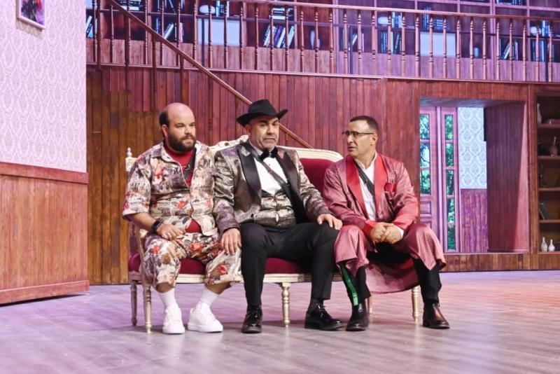 بعد عرضها لأول مرة في مصر.. إشادات لمحمد عبد الرحمن عن دوره في مسرحية سيدتي الجميلة