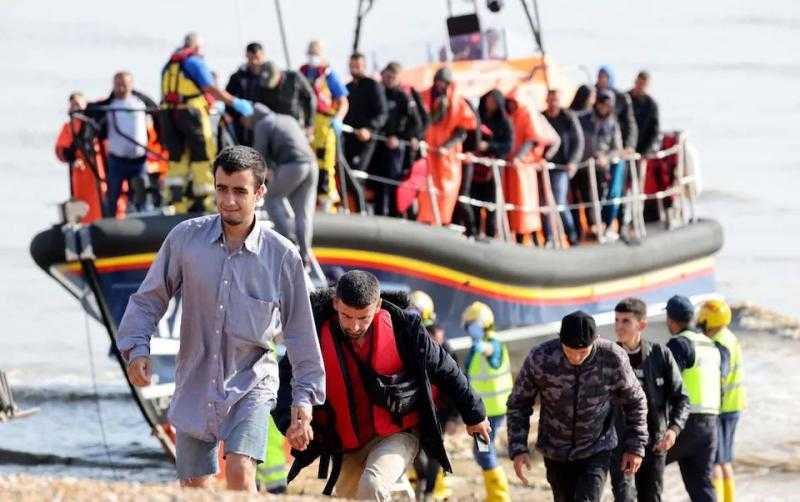 انخفاض حاد بأعداد المهاجرين المقبوض عليهم على الحدود الأمريكية