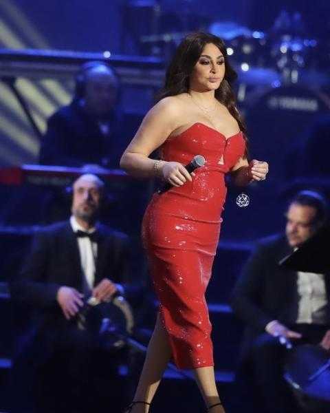 تعرف على سعر فستان الفنانة إليسا في الرياض