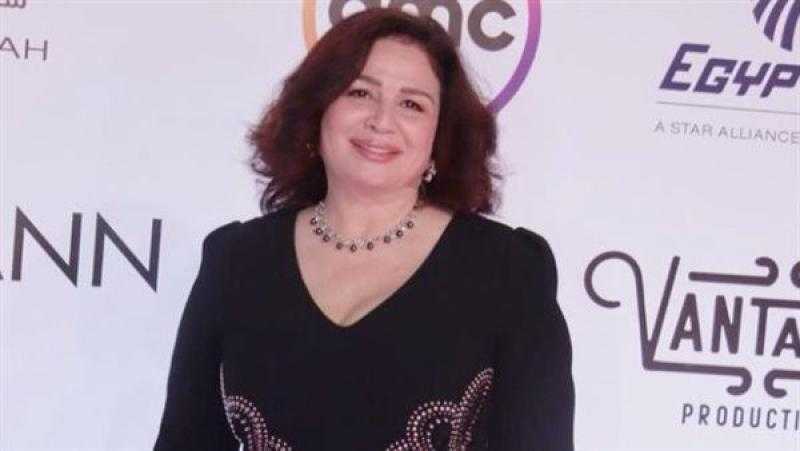 إلهام شاهين: «اللي بيهاجموني جمهور أم جهاد»