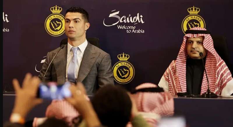 رئيس النصر السعودي ورونالدو 