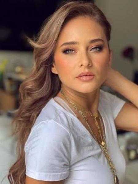 نيللي كريم تواصل تصوير «عملة نادرة»