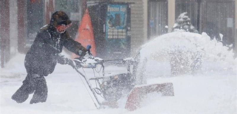 بسبب الثلوج.. فنان شهير في حالة حرجة