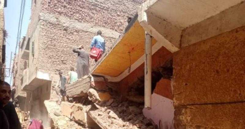 إصابة سيدتين سقط عليهما حائط منزل بالفيوم