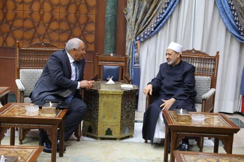 خلال اللقاء