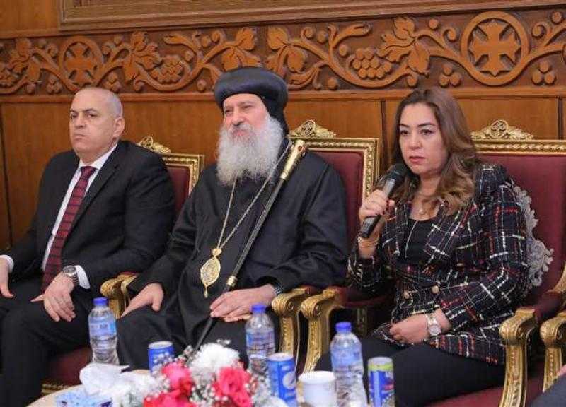 خلال زيارتها لكنيسة العذراء مريم... محافظ دمياط يقدم التهاني بمناسبة عيد الميلاد المجيد