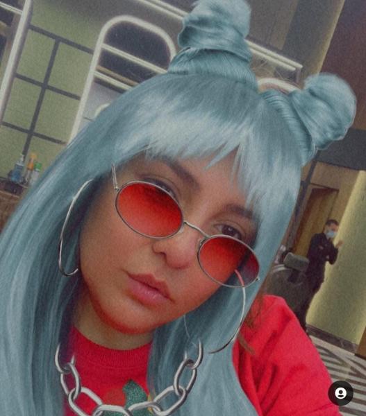 مي كساب تمازح جمهورها عبر السوشيال ميديا