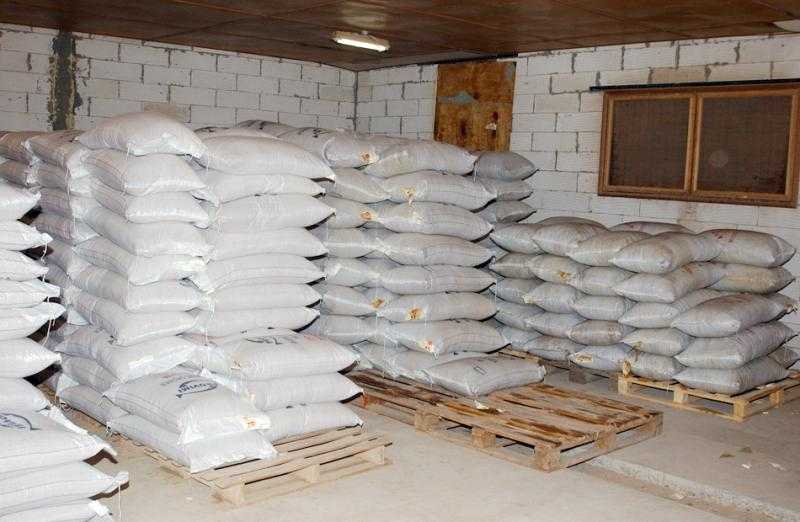 ضبط 456 طن أعلاف حيوانية مجهولة المصدر