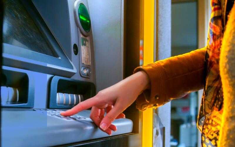 خطوات إيداع أموال في ماكينات ATM بدون بطاقة