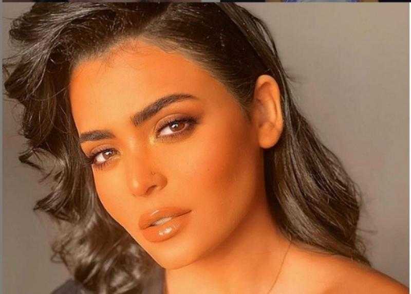 بمكياج صاخب.. أسماء جلال تتألق في أحدث ظهور لها