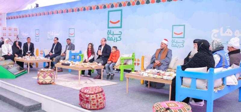 تفاصيل لقاء الرئيس السيسي مع أهالي قرية دومة بسوهاج.. فيديو