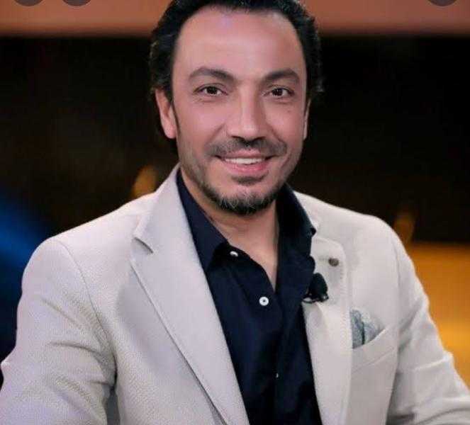 طارق لطفي يتلقى عزاء والدته اليوم