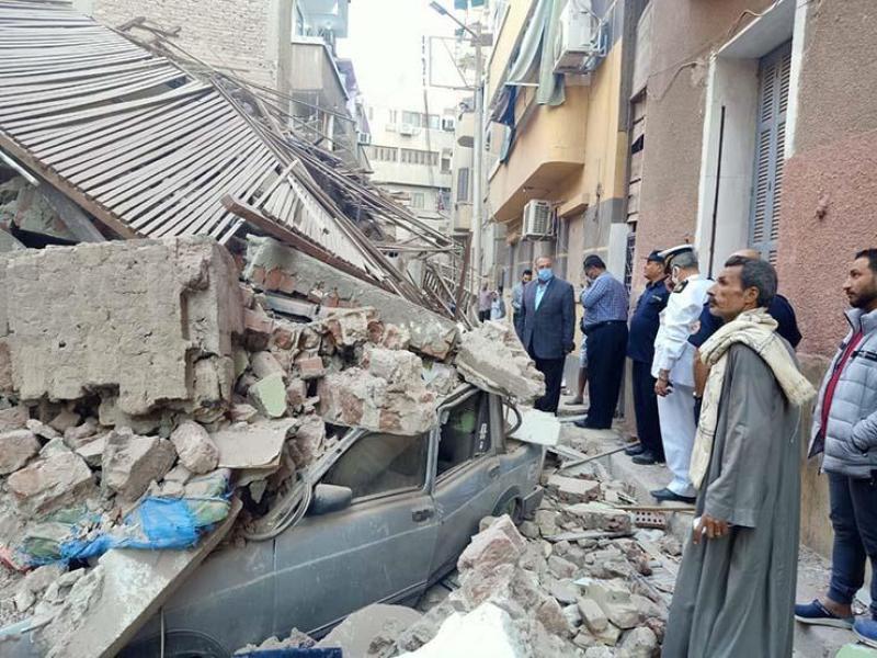 العقار المنهار