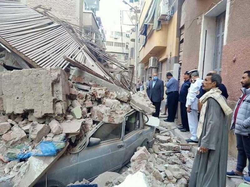 انهيار منزل من 3 طوابق بأسيوط.. وجاري البحث عن ضحايا تحت الأنقاض