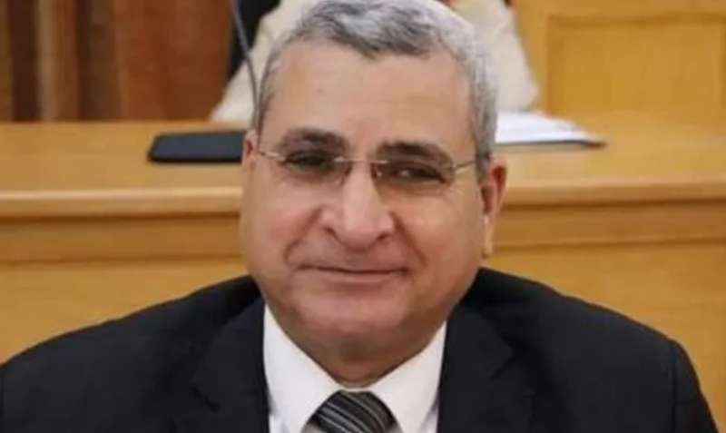 الدكتور أحمد زارع