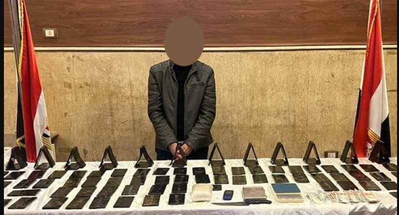 حبس تاجر مخدرات لحوزته 12.5 كيلو حشيش وآيس بعين شمس