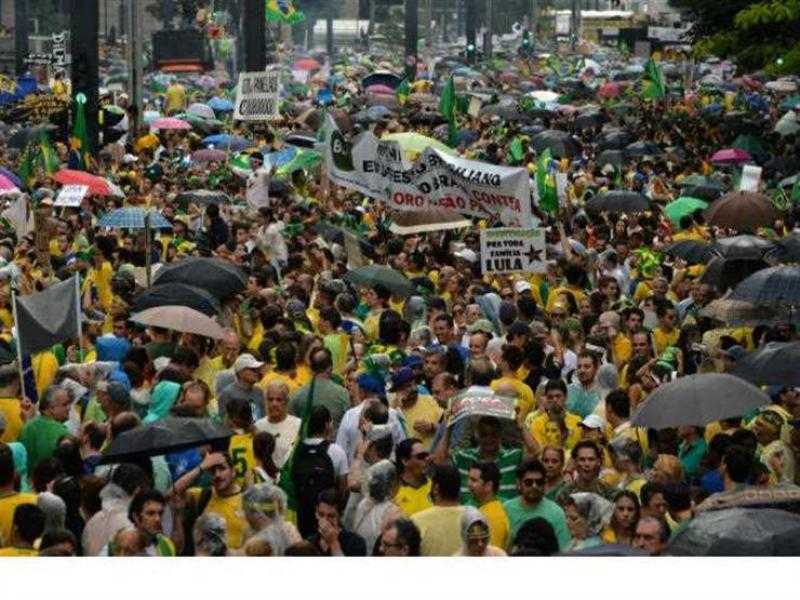 لولا يتعهد بالعثور على من يقفون وراء الهجمات على مواقع الحكومة البرازيلية