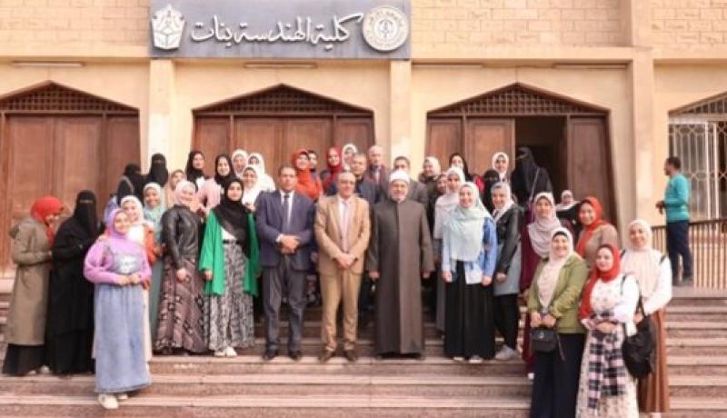 رئيس جامعة الأزهر يتابع أعمال الامتحانات بكلية الهندسة بنات