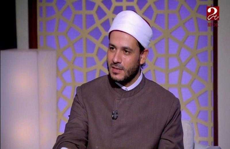 أزهري لمتصلة: «هنموت في لحظة.. لازم تصلي».. فيديو