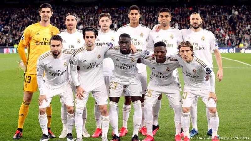 «بنزيما» يقود تشكيل ريال مدريد أمام فالنسيا في كأس السوبر الإسباني