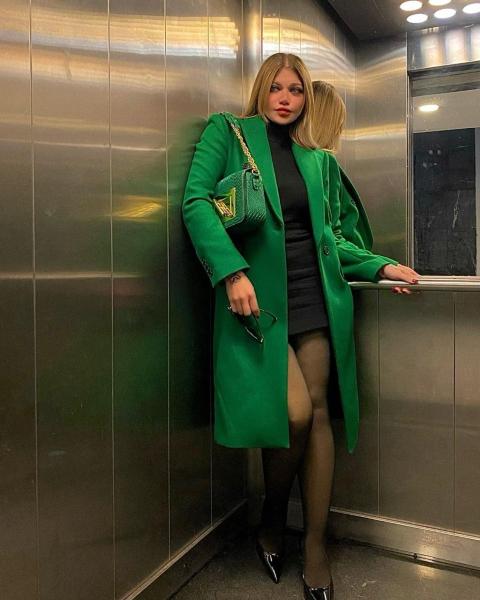 ياسمين الخطيب تخطف الأنظار بإطلالة خضراء