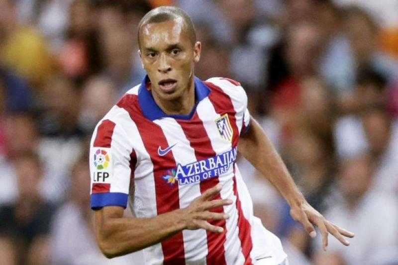 المدافع البرازيلي ميراندا يعلن اعتزاله كرة القدم
