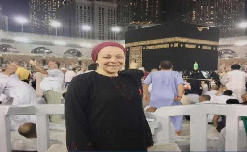 نهاد أبو القمصان عن ارتدائها التربون أمام الكعبة: محدش سألني أنتي لابسة إيه؟.. «فيديو»