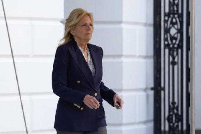 البيت الأبيض: جيل بايدن بخير بعد إزالة نتوءين سرطانيين