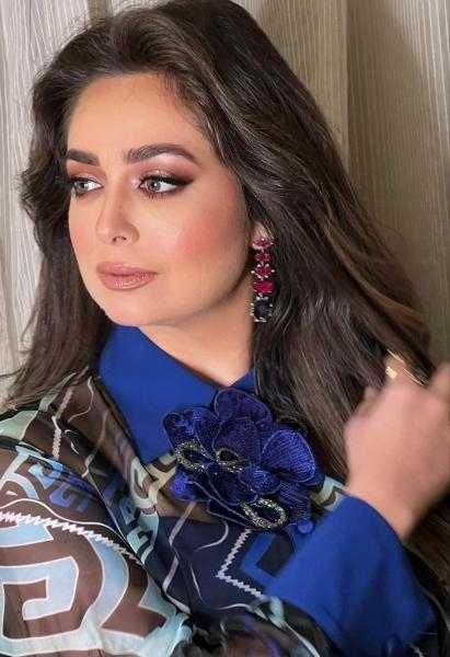 الأزرق يليق بك.. الجمهور يغازل هبة مجدي في أحدث ظهور لها