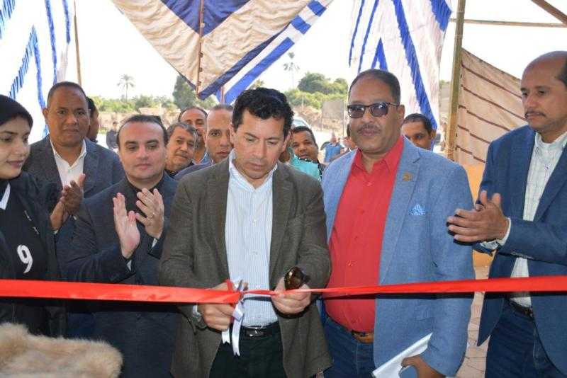 وزير الشباب والرياضة يفتتح تطوير مركزي شباب العديسات والزهراء بالطود