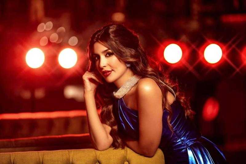 حول الليلة الماضية.. جنات تثير الجدل بتعليق غامض على ”فيسبوك”