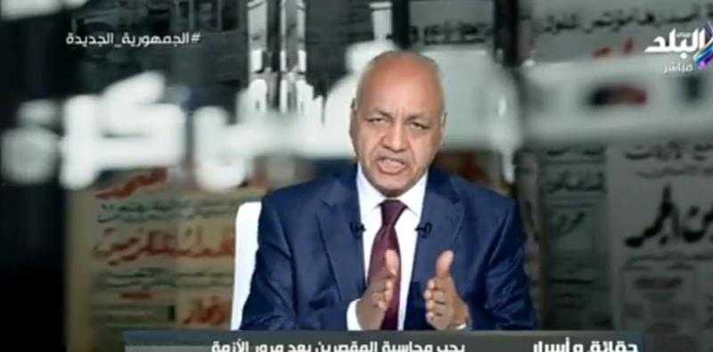 مفيش بيت مش بيتكلم عن الأسعار.. مصطفى بكري: «الطبقة المتوسطة تعبانة»