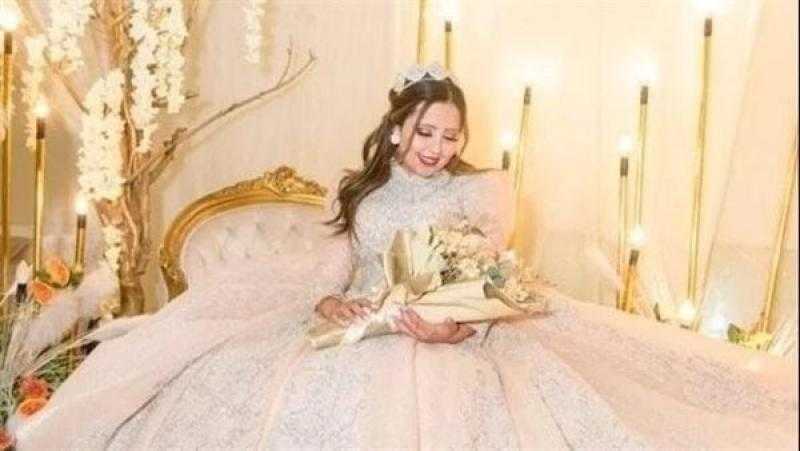 وصول نورهان المتهمة بقتل أمها بمساعدة عشيقها إلى محكمة جنايات بورسعيد