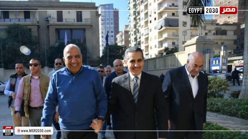 جولة وزير قطاع الأعمال