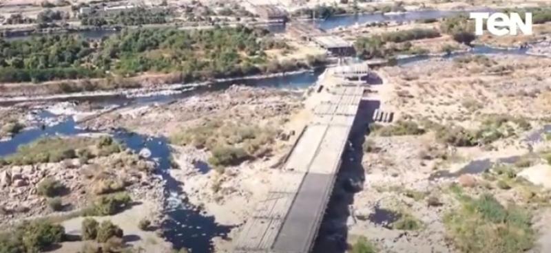 تصوير جوي لأعمال الإنشاء بمشروع محور بديل خزان أسوان.. «فيديو»