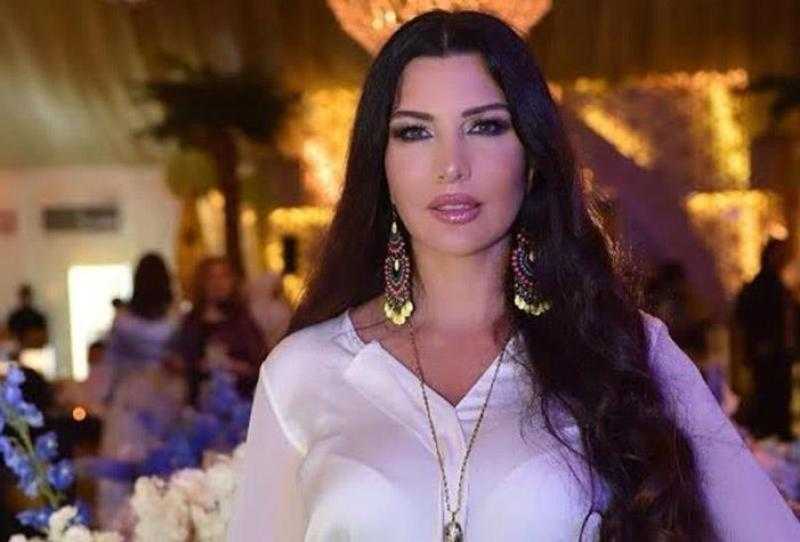 شاهد.. إطلالة كلاسيكية لـ لاميتا فرنجية في أحدث ظهور